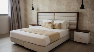 Deluxe-dobbeltværelse - udsigt til pool | Pengeskab på værelset, strygejern/strygebræt, gratis Wi-Fi