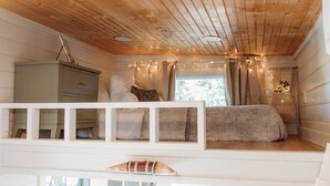 2 bedrooms, iron/ironing board, free WiFi, bed sheets - Tiny Blanco Retreat - River Tiny Home ~ Hill Country (Wimberley)
