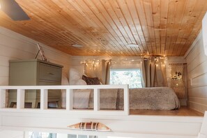 2 bedrooms, iron/ironing board, free WiFi, bed sheets - Tiny Blanco Retreat - River Tiny Home ~ Hill Country (Wimberley)