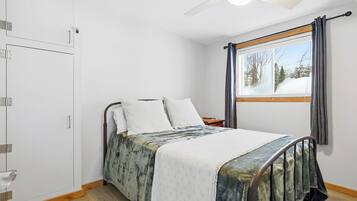 1 bedroom, free WiFi, bed sheets