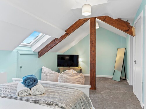 Large House in Central Ulverston | Sleeps 10 - Pass the Keys