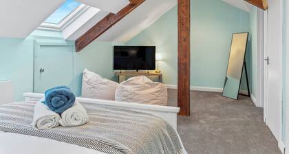 Large House in Central Ulverston | Sleeps 10 - Pass the Keys