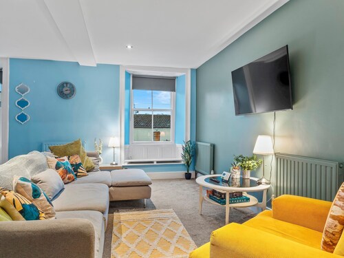 Large House in Central Ulverston | Sleeps 10 - Pass the Keys