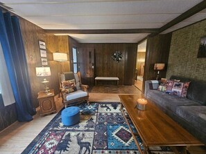 TV - Forest Cabin Near Sekiu Fish & Hunt Basecamp (Clallam County)