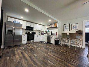 Fridge, microwave, oven, stovetop - :0 Wooooww This is A House House (Greensboro)