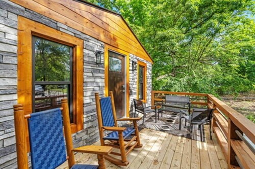 >Tiny House, Big Moments!