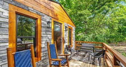 >Tiny House, Big Moments!