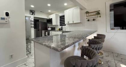 ! Blue Cottage Luxury Living