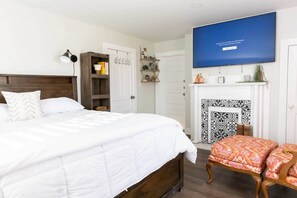 4 habitaciones, tabla de planchar con plancha, wifi y ropa de cama 