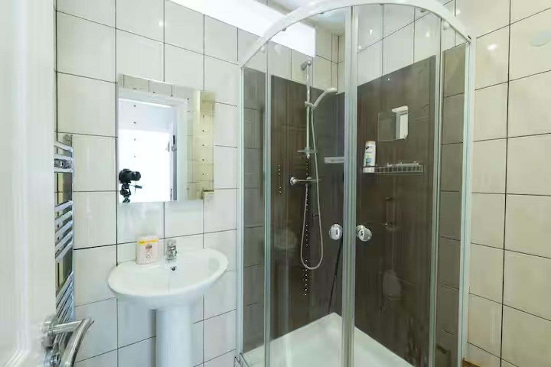 Shower, towels