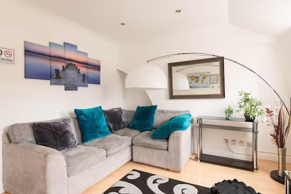 Living area - Cosy London Apartment Near River Thames (London)