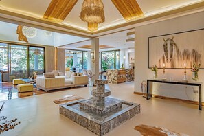 Interior - Spacious 4-bedroom lakefront villa in beautiful Tamarindo with AC (Tamarindo)