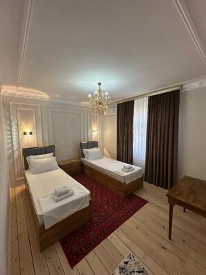 Desk, soundproofing, free WiFi - Khiva BIbimariyam (Khiva)