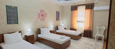 Desk, soundproofing, free WiFi