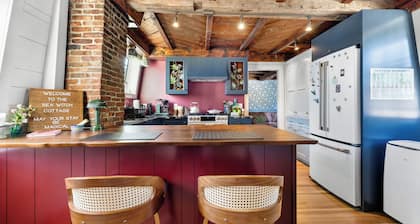 SeaWitch Cottage – Stylish Spot by Shops & Sea