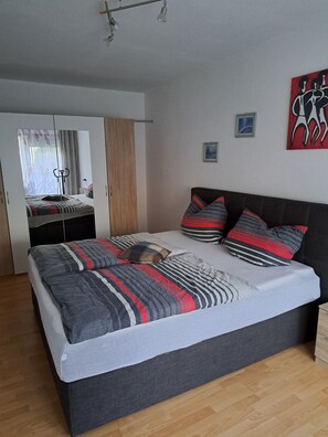 1 bedroom, WiFi - Cozy two-room apartment ground floor barrier-free access with terrace (Ludwigswinkel)
