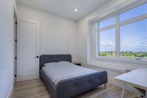 5 habitaciones, tabla de planchar con plancha y wifi gratis 