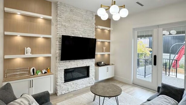 Smart TV - 5 BR Brand New Luxurious White Rock Spacious Home (Surrey)