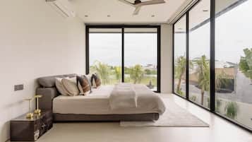 Desk, laptop workspace, free WiFi