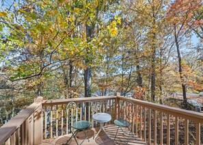 Property grounds - The Hound & Swan-Stylish Cottage Walk To Lake! (Lake Junaluska)