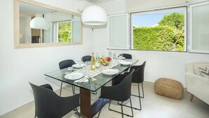 Dining - Villa Albatros by Villa Plus (Mallorca)