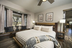 5 bedrooms, desk, iron/ironing board, travel cot - Fat Bottom Squirrel · Heated Pool, Golf, Pond, Pets, Arcade, *Sleeps 24* (Broken Bow)