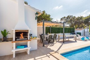 Outdoor dining - Villa Ana Mestral by Villa Plus (Ciutadella de Menorca)