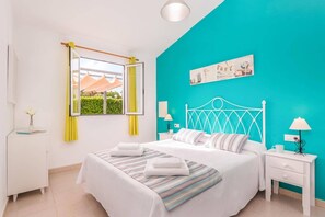Iron/ironing board, free WiFi, bed sheets - Villa Ana Mestral by Villa Plus (Ciutadella de Menorca)