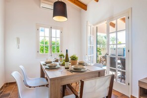 Dining - Villa Can Bolduc by Villa Plus (Ciutadella de Menorca)