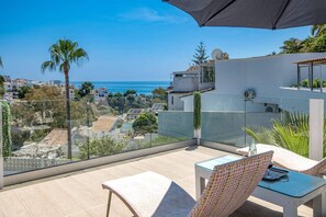 Outdoor dining - Villa Casa David by Villa Plus (Benalmadena)