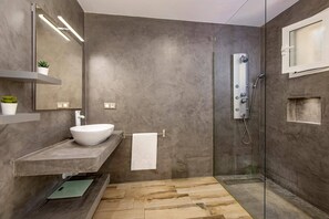 Hair dryer, towels - Villa Casa David by Villa Plus (Benalmadena)
