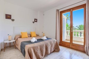 Iron/ironing board, free WiFi, bed sheets - Villa Garcia by Villa Plus (Mallorca)