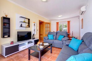TV, ping pong - Villa Maria Del Mar by Villa Plus (Cala en Porter)