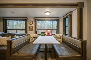 Dining - Moon Dancer at SOHO Park (Broken Bow)
