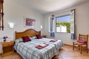 Een strijkplank/strijkijzer, gratis wifi, beddengoed