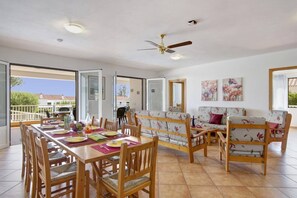 Interior - Villa Santo Grande by Villa Plus (Sant Tomas)