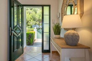 Interior - Villa Pepe by Villa Plus (Es Mercadal)