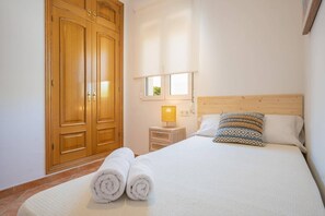 4 bedrooms, iron/ironing board, free WiFi, bed sheets - Villa Pepe by Villa Plus (Es Mercadal)
