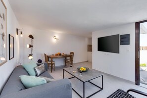 Smart TV, ping pong - Villa Kostas Maria by Villa Plus (Episkopi)
