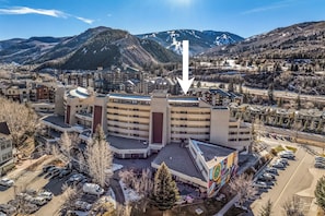 Exterior - Gondola & Nottingham Park & Lake - Beautiful Penthouse w/ Beaver Creek Views! (Avon)