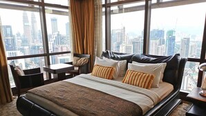 Desk, bed sheets - The Hotel Apartment At Times Square (Kuala Lumpur)