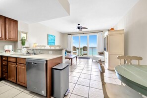 콘도, 퀸사이즈침대 1개 및 소파베드 (Seychelles 602) | 다이닝