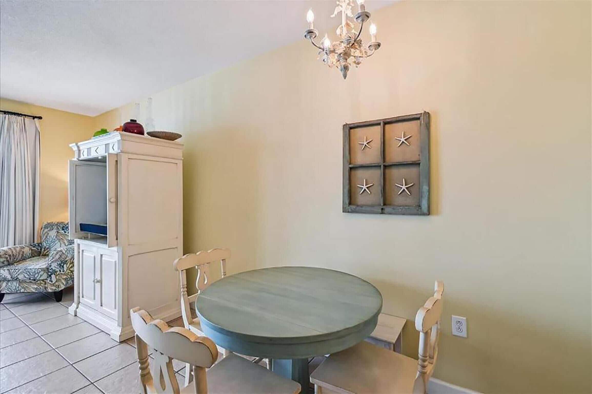 Condo, 1 Queen Bed with Sofa bed (Seychelles 602) | Dining