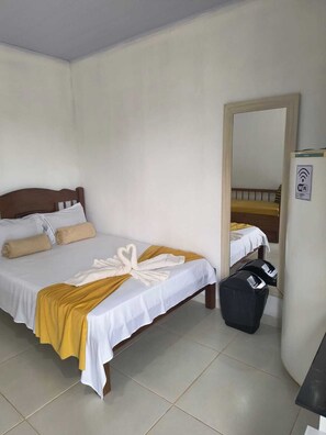 1 bedroom, WiFi, bed sheets - Private chalet for up to 3 people with air conditioning. (Ribeirão Preto)