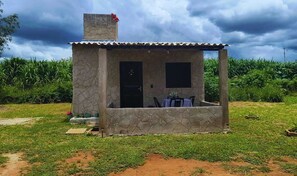 Exterior - Private chalet for up to 3 people with air conditioning. (Ribeirão Preto)