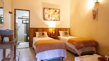 Premium Triple Room, Mountain View | Free WiFi, bed sheets