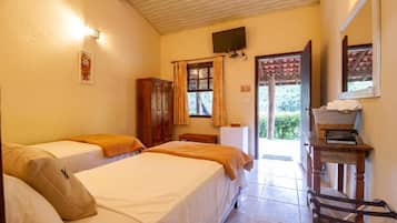 Premium Triple Room, Mountain View | Free WiFi, bed sheets