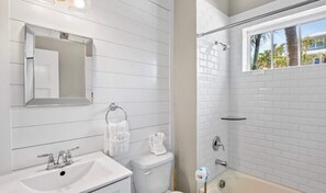 Shower, hair dryer, towels - Heated Pool! New! Steps to the Beach! Sand Dollar (Holmes Beach)