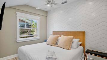 1 dormitorio, tabla de planchar con plancha, cuna de viaje y wifi