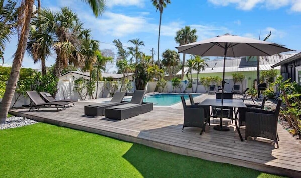 Pool - Heated Pool! ~New!~Steps to the Beach! Lime Fish (Holmes Beach)